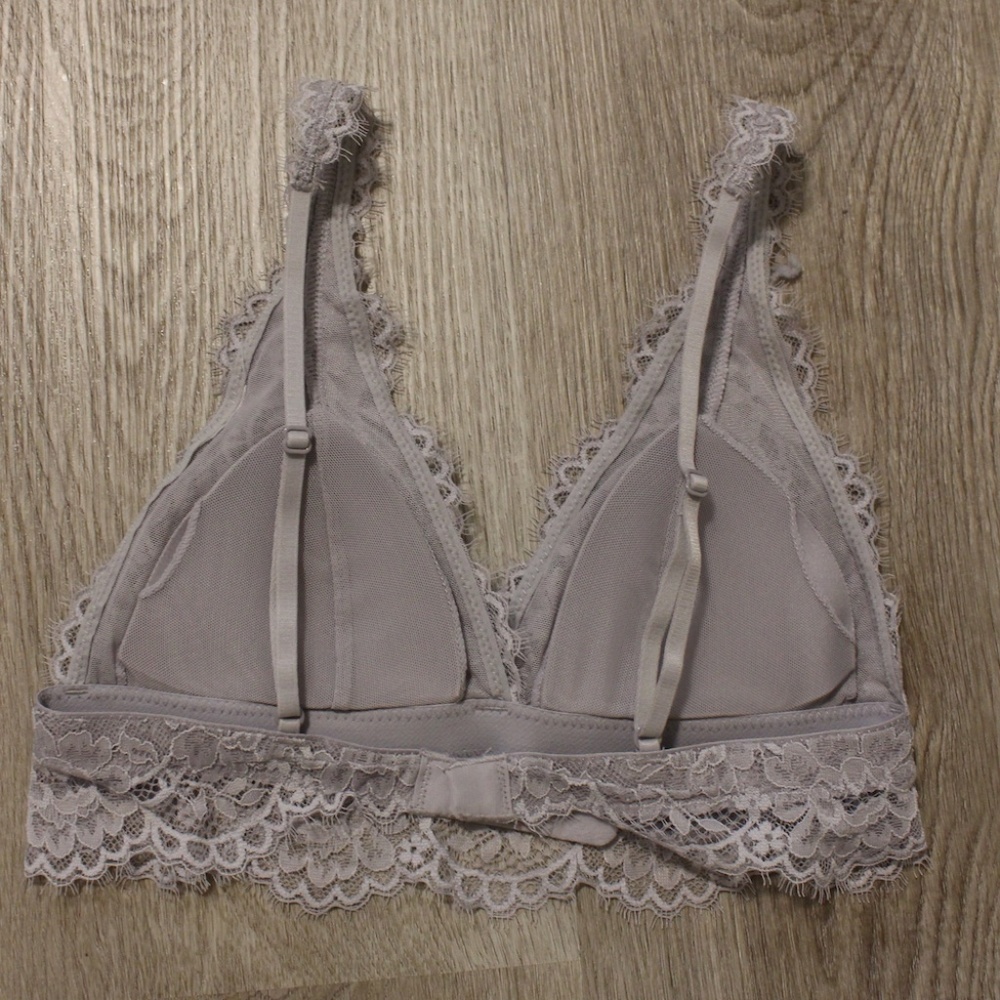 Free w purchase lace bralette - Picture 3 of 7